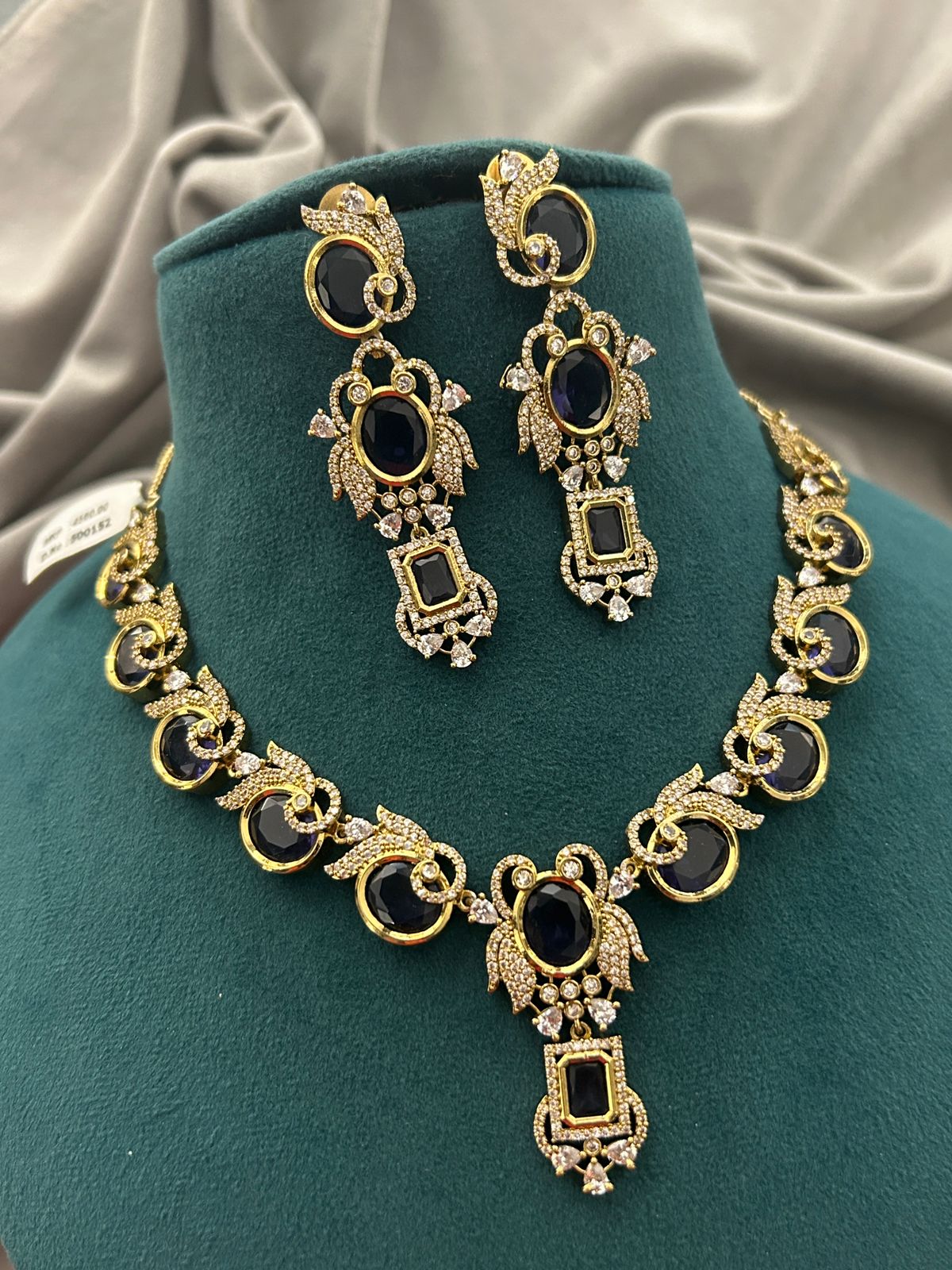 Majestic Black Gold Diamond Look Necklace Set